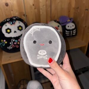 5” alva the coffin squishmallow
